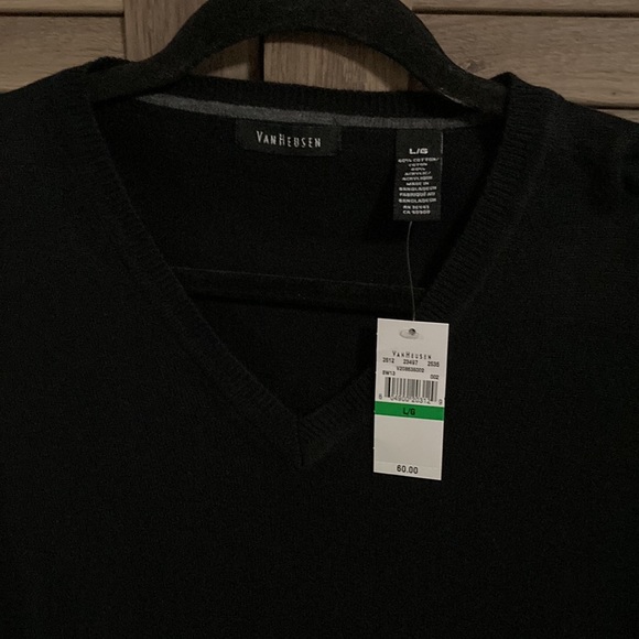 Van Heusen Other - NWT - Men’s Van Heusen V-Neck Black Sweater (L)